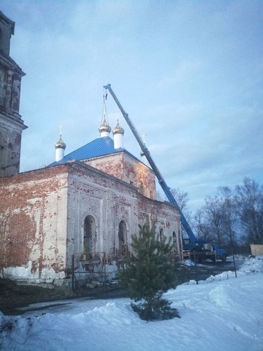 фото купола на храм автокраном